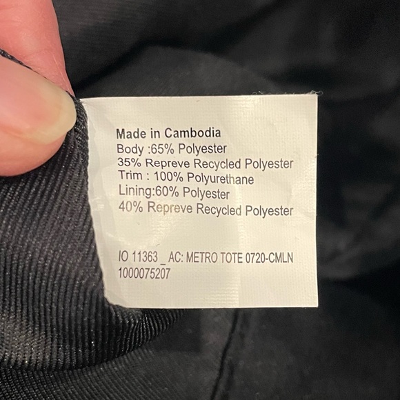 SAKROOTS Easy Clean Shoulder Bag With Paisley Design Black & Grey 11" Drop - Picture 15 of 16